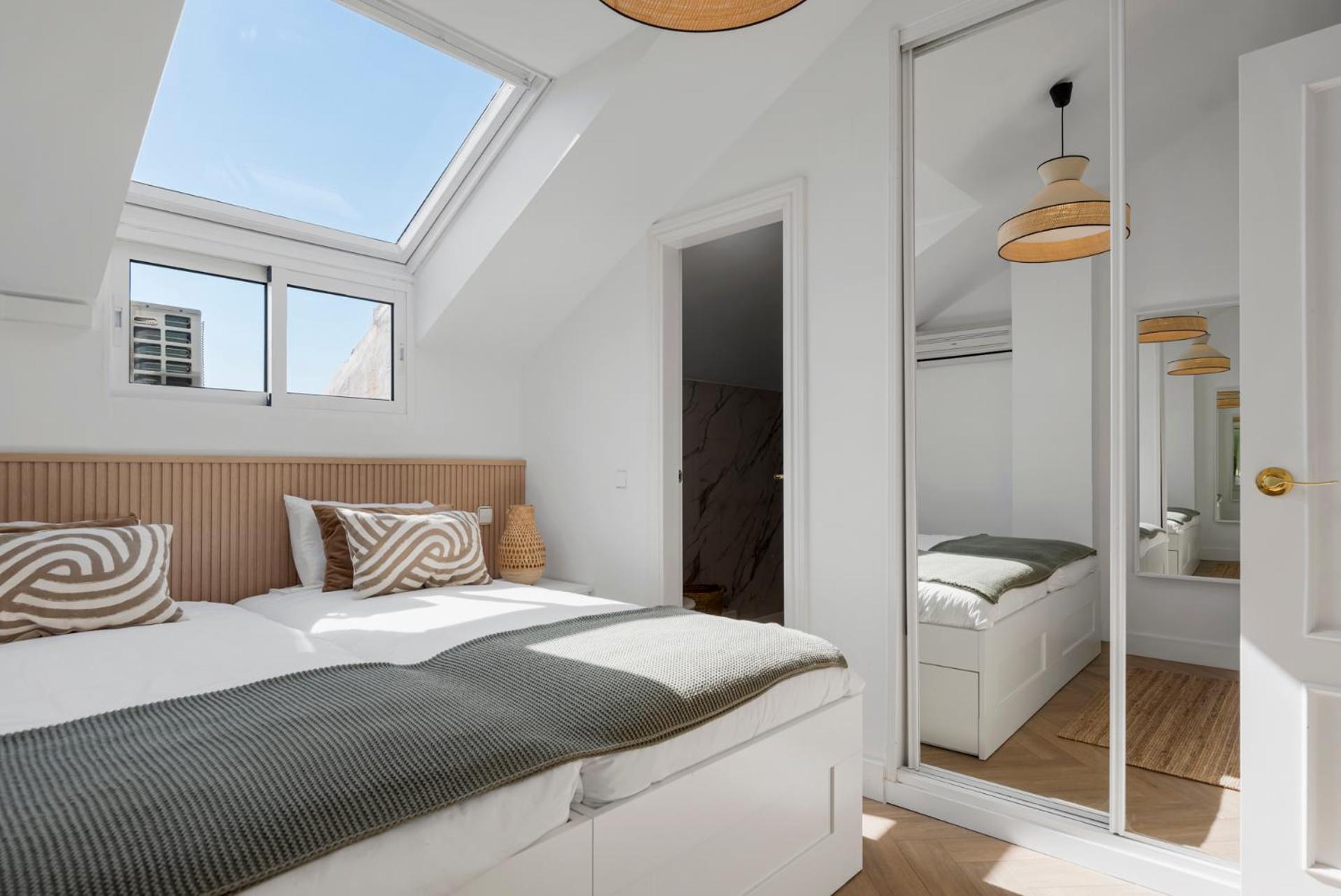 Beachside Apartment *